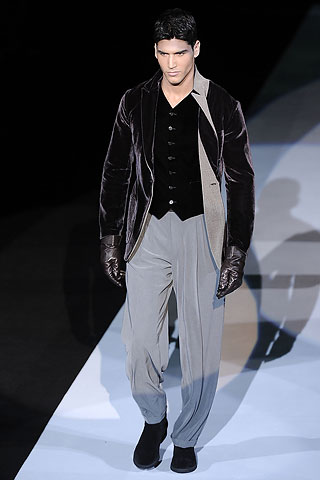 Giorgio Armani / - 2009-2010